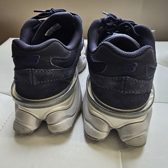 New Balance 9060 - Picture 4 of 5